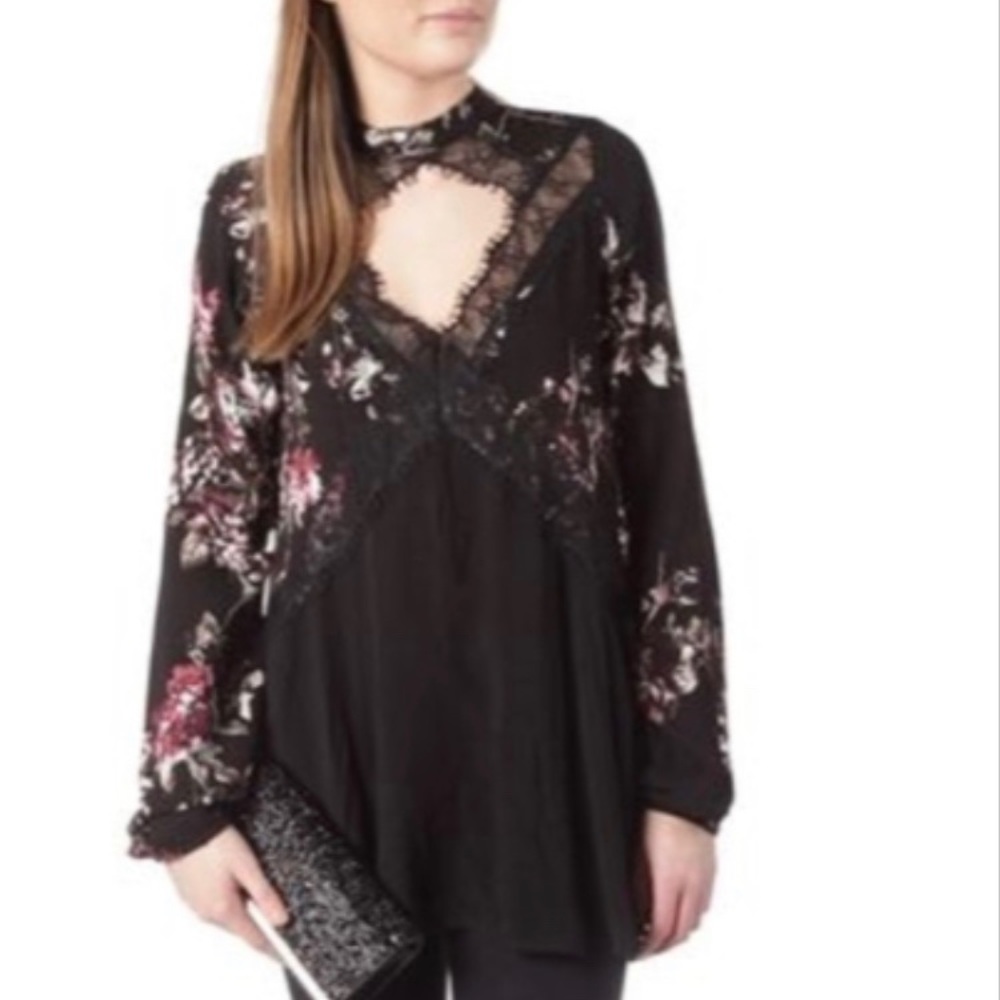 🌙🌚Gypsies & Moondust black/floral boho blouse 🌺